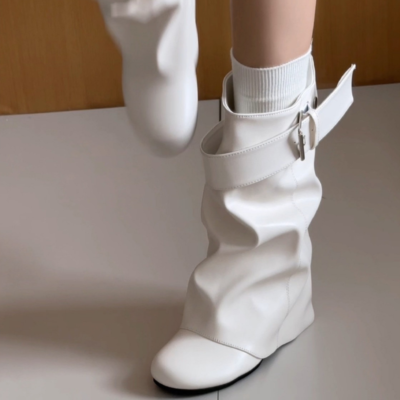 Street Fashion News - รองเท้าบูทหนังผู้หญิงทรงหลวมระดับกลางน่อง พร้อมสายรัดหัวเข็มขัดโลหะ ส้นบล็อก หนัง PU นุ่ม