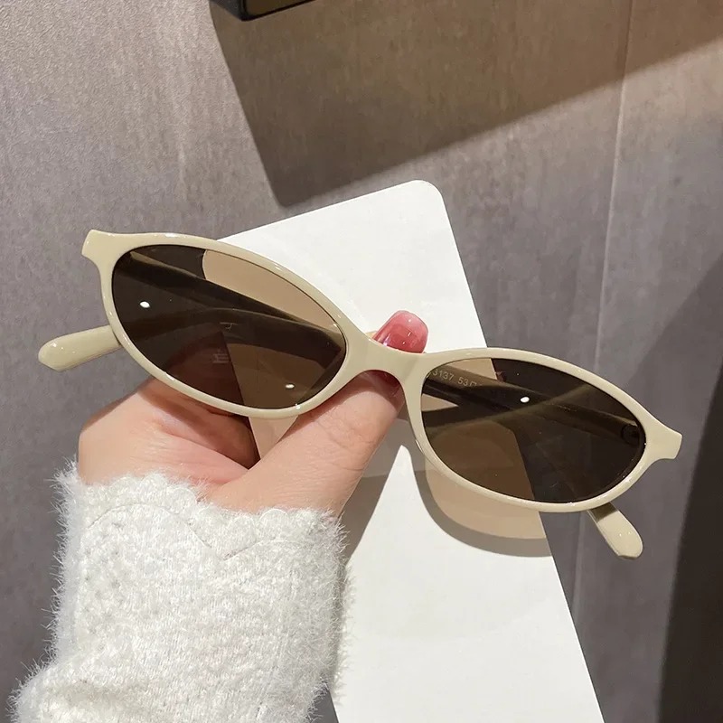 แว่นกันแดดทรงแคทอายสไตล์เรโทรส - Street Fashion Brands บทวิจารณ์และราคา
