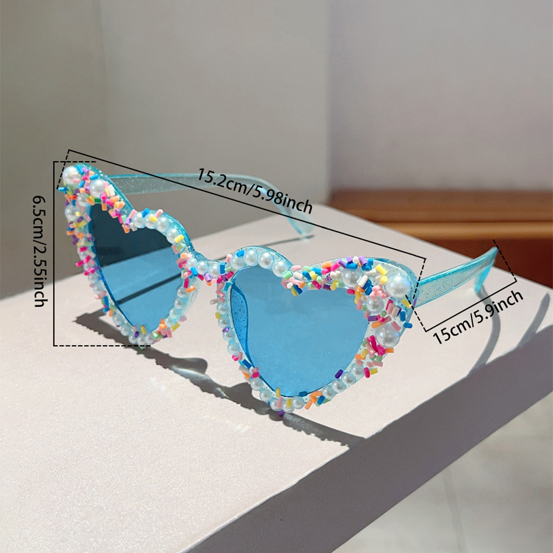 แว่นกันแดดดีไซน์รูปหัวใจ วัสดุ - Street Fashion Events บทวิจารณ์และราคา