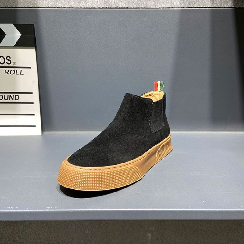 รองเท้าบูทหุ้มข้อหนังผู้ชายสไต - Street Fashion Rome 2026 บทวิจารณ์และราคา