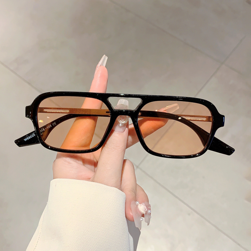 แว่นกันแดดทรงสี่เหลี่ยมสำหรับผ - Street Fashion Brands บทวิจารณ์และราคา